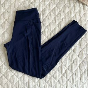 Victorias Secret sport leggings in navy. Size medium